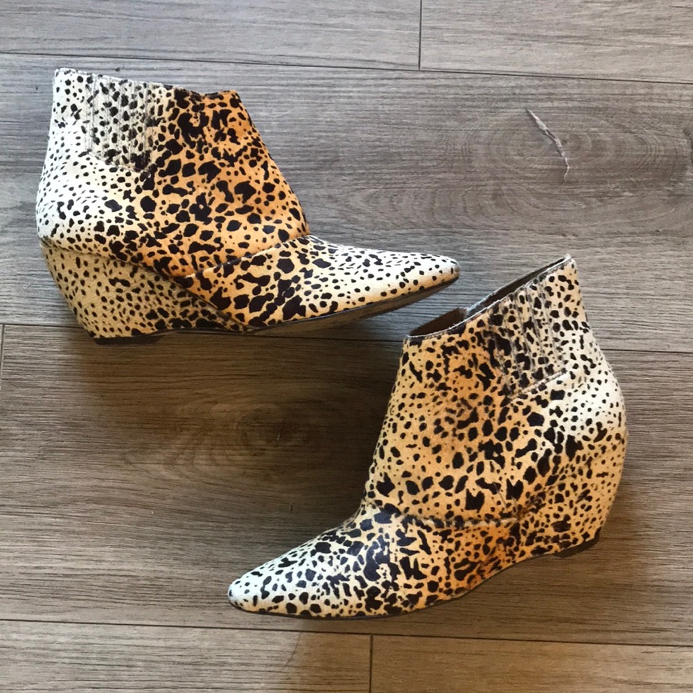 Matisse Teddy Ankle Cowhide Wedge Booties sz7.5